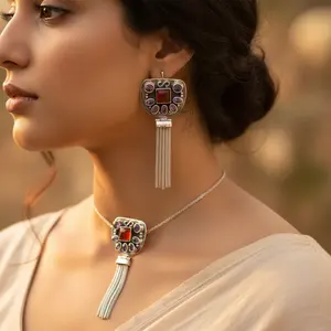 Colgante de Plata 925 Hecho a Mano para Mujer con Granate y Amatista, con Borla, Diseño de Gota de Agua en Oro Rosa y Dorado, Joyería con Dije - Product Image 3