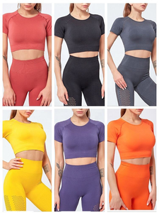 Alta calidad de las mujeres de manga corta púrpura Fitness Yoga Crop Top Gym Wear Sets - Product Image 4