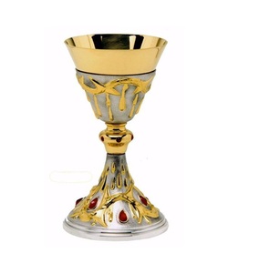 ถ้วยทองเหลืองสําหรับเครื่องใช้ในโบสถ์ไวน์ศักดิ์สิทธิ์ ทําด้วยมือ สูง ตกแต่งพิเศษ ดีไซน์เรียบง่ายและดูน่าดึงดูด - Product Image 1