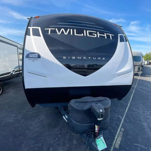 Cruiser R-v T-w-i-l-i-g-h-t S-i-g-n-a-t-u-r-e 2620 Usado del 2022 - Product Image 1