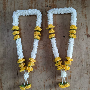 Milni Mala Tradicional India al por Mayor con Cuentas de Perlas de Jazmín y Rosa Amarilla, Jaimala para Novios, para Pooja, Templo, Boda - Product Image 1