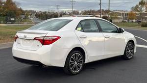 Toyota Corolla S 2016 d'occasion en bon état, boîte manuelle - Product Image 2