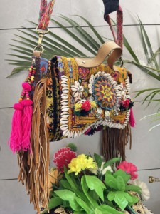 Bolso Banjara hecho a mano, superventas, nuevo diseñador, bordado, bohemio, elegante, bolso con flecos para uso de mujer - Product Image 2