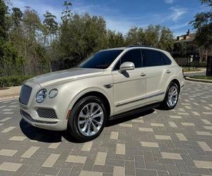 BENTLEY BENTAYGA W12 USADO CON TÍTULO LIMPIO, TRACCIÓN EN LAS CUATRO RUEDAS, VOLANTE A LA IZQUIERDA, 1-25000 MILLAS, 2018, LISTO PARA ENVIAR, ENTREGA A DOMICILIO - Product Image 1