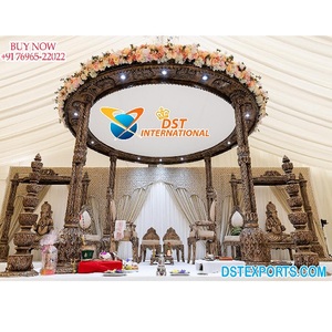 Mandap de Madera con Tema de Boda Antigua, Mandap de Madera para Bodas Grandes y Elegantes, Mandap de Madera Majestuoso para Bodas Indias, Decoración de Mandap para Bodas en Canadá - Product Image 1