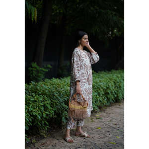 Conjunto de Kurta de Chifón Floral Sepia, Estilo Bohemio, Manga Tres Cuartos - Product Image 1