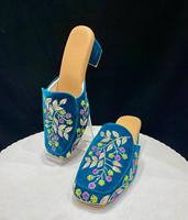 Sandales et Juttis de Luxe pour Femmes, Chaussures Indiennes Tissées à la Main et Brodées, Disponibles à la Vente depuis l'Inde