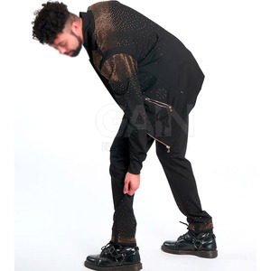 Survêtement d'hiver à capuche personnalisé avec strass pour homme - Respirant, séchage rapide, vêtement décontracté et tendance - Product Image 3