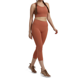 Conjunto de Yoga de Alta Calidad para Mujer con Cintura Elástica, 2 Piezas, Diseño Sólido, Etiqueta Personalizada, Mejor Precio, Duradero y Asequible - Product Image 5