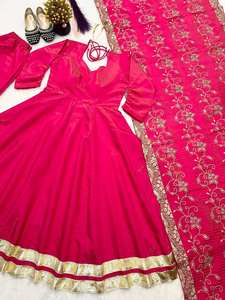 Presentación de Nueva colección Heavy Pure Cosmos vestido Plazzo Dupatta conjunto completamente cosido listo para usar - Product Image 5