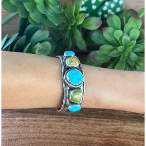 Bracelet manchette en argent sterling avec turquoise dorée Navajo Golden Hill & Sonoran Gold, accessoire de mode - Product Image 4
