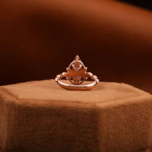 Bague en diamant ovale de 1 carat pour le sel et le poivre/Bague de fiançailles vintage en or rose 14 ct avec grappe de diamants ronds - Product Image 3