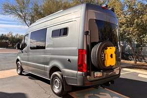 VOITURES D'OCCASION À VENDRE Sprinter 2.500 Appex Vhan Desiigns Conversiion 2020 - Product Image 2