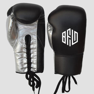 Gants de boxe en cuir à lacets personnalisés avec séchage rapide et évacuation de l'humidité pour l'entraînement au kickboxing, MMA, entraînements avec sac lourd - Product Image 1