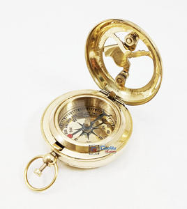 สร้อยคอจี้เข็มทิศทองเหลืองของการเดินเรือแบบปุ่มกดโลหะทรงกลมสำหรับของขวัญครบรอบการรับบัพติศมาขององค์กรตามสั่ง - Product Image 6