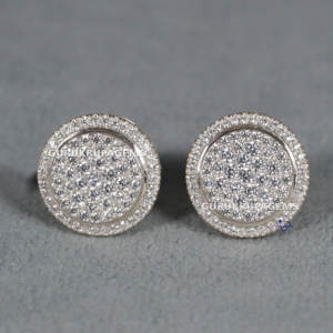 Pendientes que brillan con nuestro pendiente de diamantes de moissanita de Plata de Ley 925 para mujeres con claridad VVS mejorada - Product Image 1