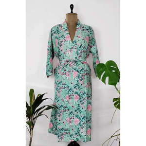 Kimono d'été peint à la main en pur coton, paréo de plage avec motif floral bleu turquoise aquamarine pour la plage ou la piscine - Product Image 1