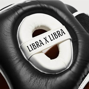 Protège-tête de combat personnalisé pour Taekwondo et Boxe avec fermeture auto-agrippante en cuir de vachette, logo personnalisé - Product Image 4