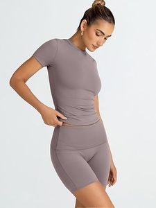 Nuevo estilo diseño personalizado Logo sublimación mujeres 2 piezas conjuntos de entrenamiento corto gimnasio trajes entrenamiento Yoga conjunto - Product Image 3