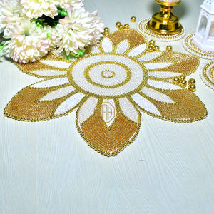 Mantel Individual de lujo hecho a mano antideslizante tradicional con cuentas de perlas de oro blanco para decoración de boda tamaño y forma personalizables - Product Image 5