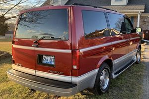 Auto Usado Confiable, Chevrolet Astro LS 2000 - Product Image 2