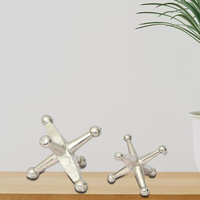 Sculpture en métal aluminium contemporaine faite à la main avec un design géométrique, décoration d'intérieur, fabriquée par un fabricant d'Uttar Pradesh