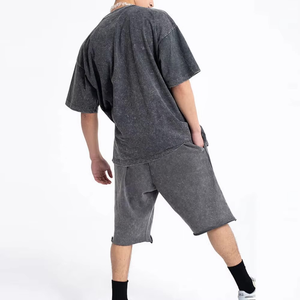 Conjunto de camiseta y pantalones cortos lavados con ácido de talla grande más vendido de verano para hombre, conjunto corto de dos piezas de gran tamaño lavado con piedra personalizado - Product Image 5