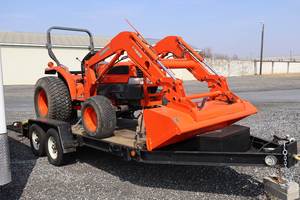 รถแทรกเตอร์คูโบต้า ปี 2003: ตัวเลือกที่เชื่อถือได้และทนทานสำหรับงานเกษตร ประสิทธิภาพที่มั่นคงสำหรับงานเกษตรกรรมหลากหลายประเภท - Product Image 5