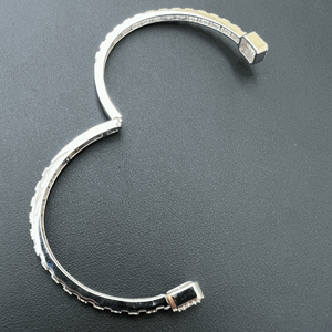 Bracelet en diamant Moissnaite à manchette ouverte pour femme - Product Image 2