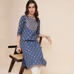 Kurta de Verano de Algodón con Estampado de Motivos Étnicos de Diseñador Exclusivo, con Lentejuelas, Corte en A, Manga Larga, Largo hasta el Suelo, Estilo Vintage - Product Image 1