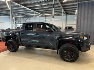 Nouvelle Toyota Tacoma TRD 2024 disponible à la vente - Product Image 2