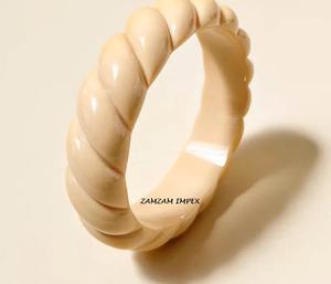 Trendy <b>Twisted</b> <b>Shape</b> Resin Lucite Bangle with Geometric Pattern Stylish Handmade Acrylic Bracelet for Womens Fashion Jewelry - Product Image 1