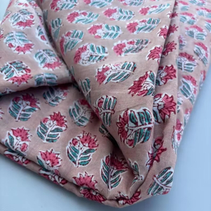 Nouveau Voile en tissu de coton naturel à imprimé floral de Sanganer Hand Block imprimé pour la confection de robes douces Tailles de cour disponibles - Product Image 1