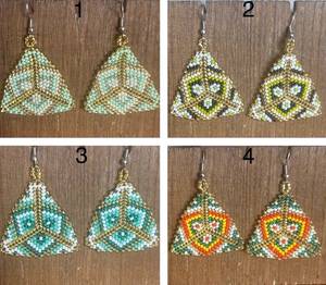 Pendientes Mexicanos Triangulares de Chaquira con Cuentas - Product Image 3