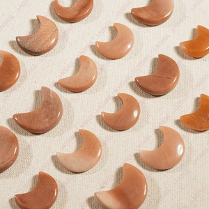 Pierres de guérison en aventurine rouge sculptées en forme de lune, best-sellers en gros, pour la méditation et la décoration - Product Image 5