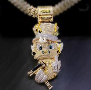 Collier de luxe Monopoly Man avec pendentif sac à argent en moissanite et diamant, plaqué or 18 carats, bijou statement pour les grossistes - Product Image 5