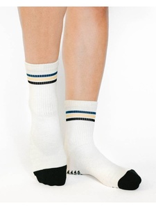 Chaussettes de yoga antidérapantes Crew avec logo personnalisé Conception rayée Coton respirant pour Pilates Vente en gros personnalisée Usine certifiée Vietnam - Product Image 2