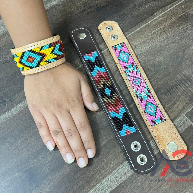 Factory Direct Top Selling Jewelry Hand Tooled Genuine Leather Beaded Bracelets Western Fashion Cuff Bracelet Bangles for Women