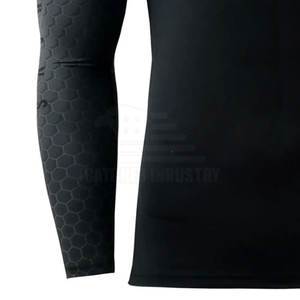 Vente en gros en stock Rash Guard pour hommes Rash Guard pour hommes imprimé par sublimation professionnelle - Product Image 4