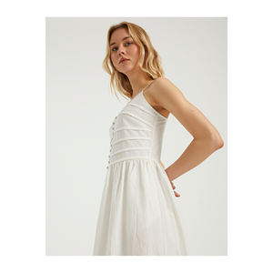 Vestido Casual de Mezcla de Algodón BGN con Detalles de Botones Modelo S23D145 - Product Image 4