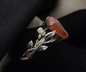 แหวนเงินแท้ 925 ประดับพลอยซันสโตนทรงว่าว ตัวเรือนแบบหนามเตย งานแฮนด์เมด เครื่องประดับพลอย ขายส่ง รับสั่งทำ - Product Image 3