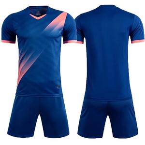 2024 personnalisé hommes vêtements de sport en gros maillot de football Shorts uniforme pour adultes avec nom de l'équipe sportive 100% Polyester - Product Image 2