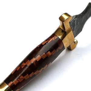 Couteau Bowie en acier Damas fait à la main personnalisé couteau de chasse à manche en bois avec étui en cuir - Product Image 5