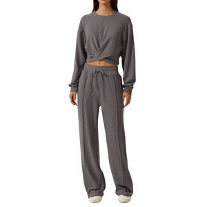 Sudadera corta hecha a medida y joggers, chándal de lujo, sudadera, conjunto de pantalones de chándal de 2 piezas, chándal para mujer - Product Image 1