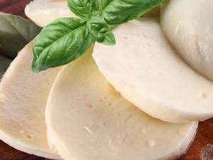 Wholesale Premium Mozzarella Cheese, 40% Fat Approx. 15 KG Blocks - Product Image 2