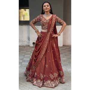 ENSEMBLE EXCLUSIF DE CHEMISIER LEHENGA ET KOTI CET ENSEMBLE EST VENU AVEC DU TISSU BRILLANT ET DES TRAVAUX DE BRODERIE LOURDES - Product Image 1