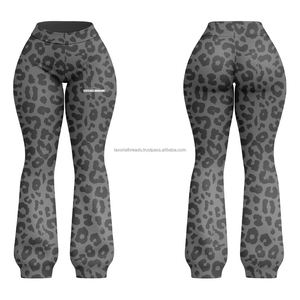 กางเกงโยคะผ้าโพลีเอสเตอร์ผสมสแปนเด็กซ์เนื้อยืด 250 GSM ลายเสือดาวสีชมพู พิมพ์ลายแบบซับลิเมชั่นทั้งตัว ผ้าเนื้อยืดหยุ่น - Product Image 3