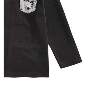 T-shirt con cappuccio per bambini Epic Threads, colorblock, con stampa a schizzi, in maglia termica, taglia 4T, nero - Product Image 3