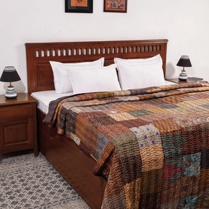 Venta al por mayor de edredón Kantha bohemio hecho a mano Hippie de retazos colcha ropa de cama Reversible relleno de algodón decoración del hogar edredones venta - Product Image 1