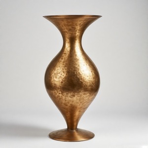 SilkenThrone Jarrón de mesa Opulent Grace Tall Bronce Acabado Diseñador Jarrón de metal Exquisito acento hecho a mano para la decoración del hogar - Product Image 2